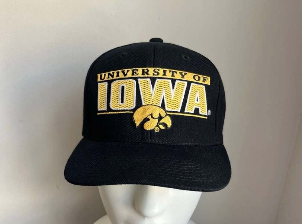 Vintage University of Iowa Hawkeyes Snapback Sports Specialties Hat Cap Logo